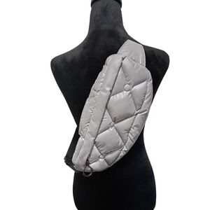 Topshop Women's Belt Bag OS Silver Quilted Puffer Reflective Fanny Pack EUC